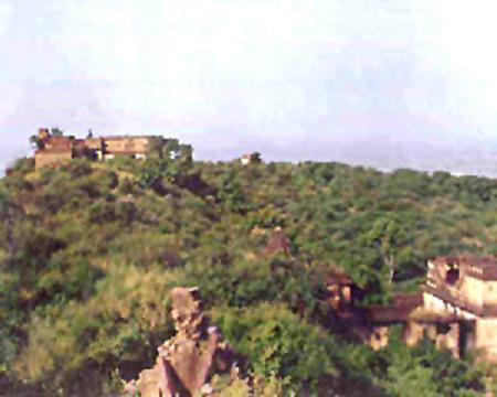  Khandar Fort 